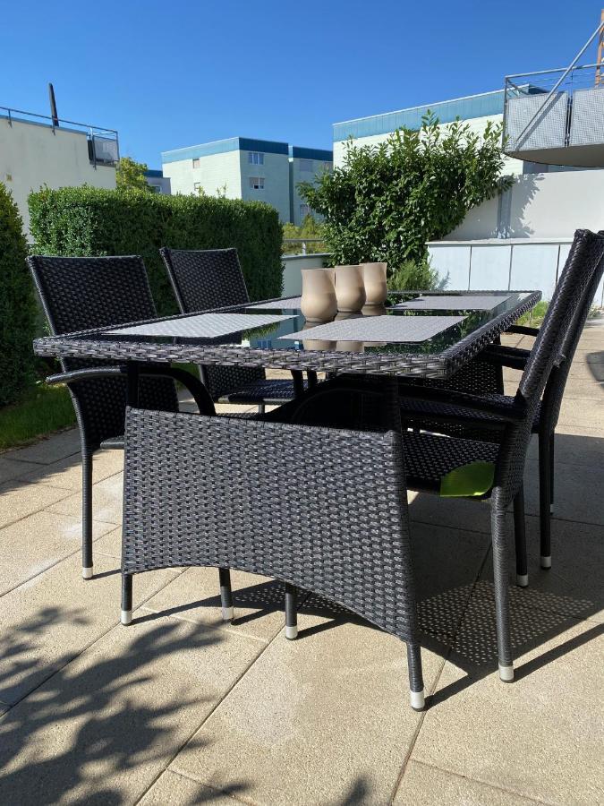 3 Zimmer Apartment In S-Bahn Naehe, 76 Qm, Max 5 Pers, 30Qm Dachterasse, Garage, Internet 1000 Mbit Gaertringen ภายนอก รูปภาพ