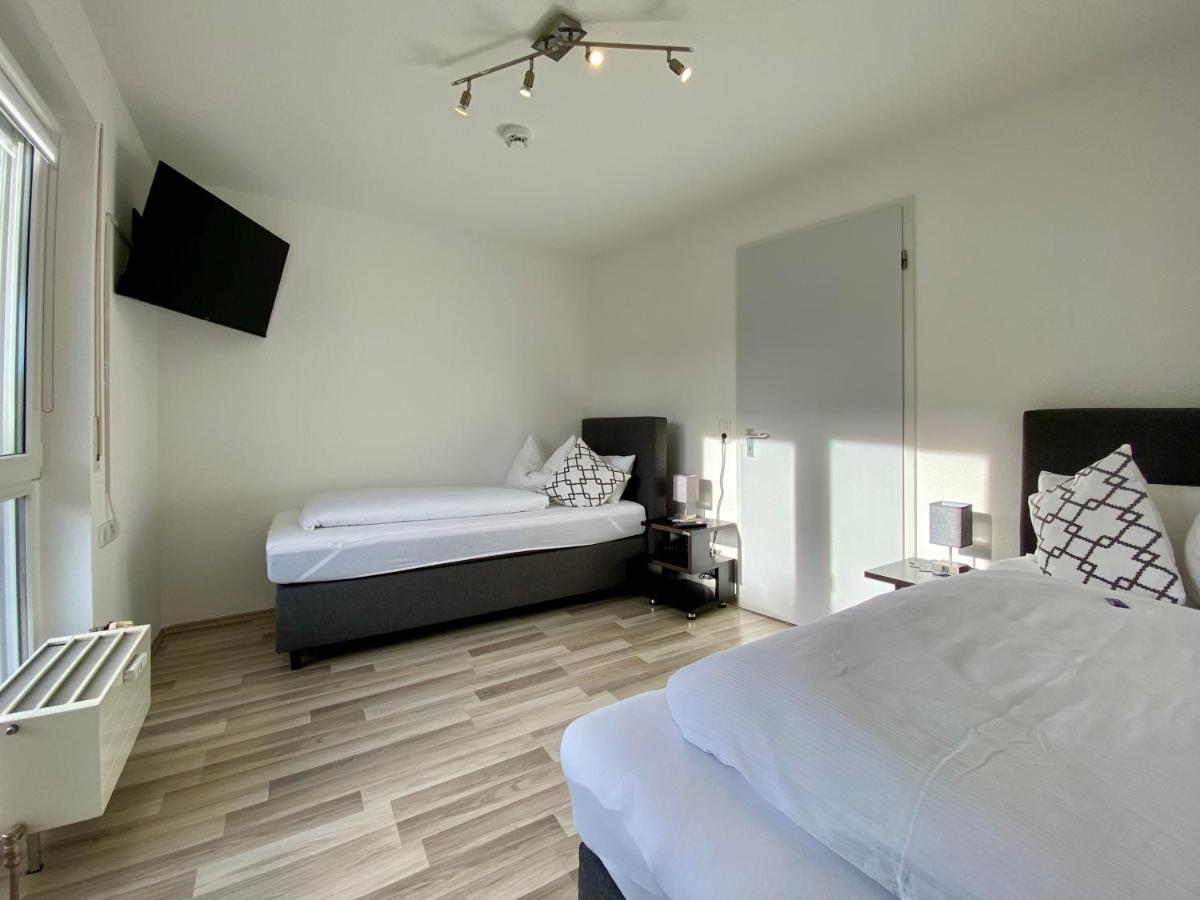 3 Zimmer Apartment In S-Bahn Naehe, 76 Qm, Max 5 Pers, 30Qm Dachterasse, Garage, Internet 1000 Mbit Gaertringen ภายนอก รูปภาพ