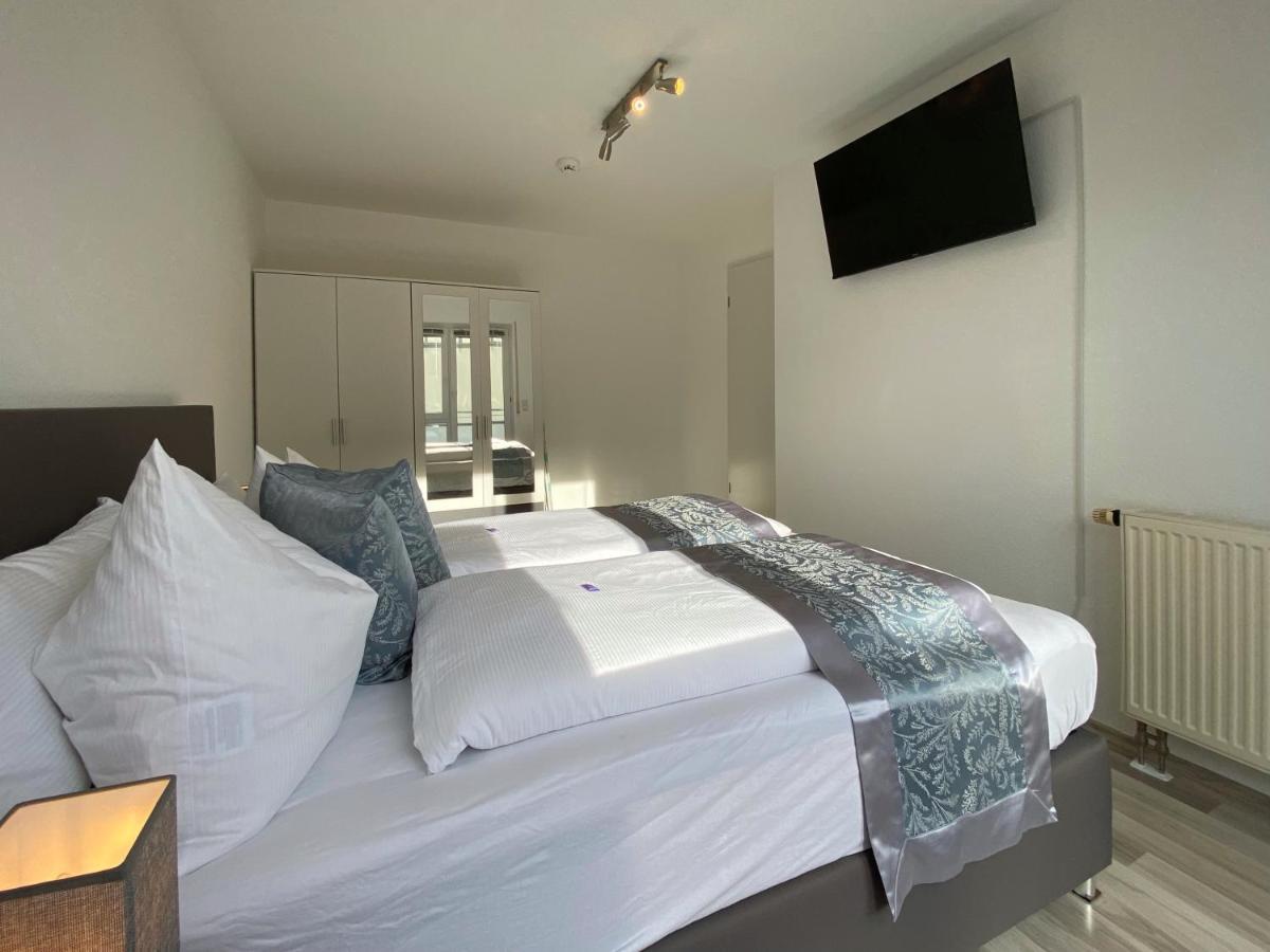 3 Zimmer Apartment In S-Bahn Naehe, 76 Qm, Max 5 Pers, 30Qm Dachterasse, Garage, Internet 1000 Mbit Gaertringen ภายนอก รูปภาพ