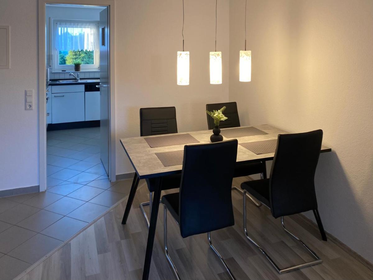 3 Zimmer Apartment In S-Bahn Naehe, 76 Qm, Max 5 Pers, 30Qm Dachterasse, Garage, Internet 1000 Mbit Gaertringen ภายนอก รูปภาพ