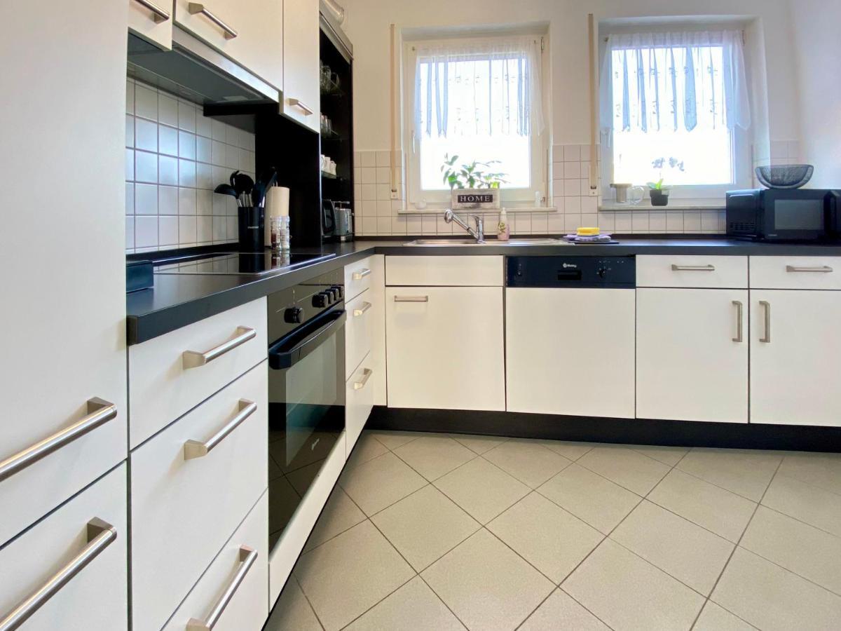 3 Zimmer Apartment In S-Bahn Naehe, 76 Qm, Max 5 Pers, 30Qm Dachterasse, Garage, Internet 1000 Mbit Gaertringen ภายนอก รูปภาพ