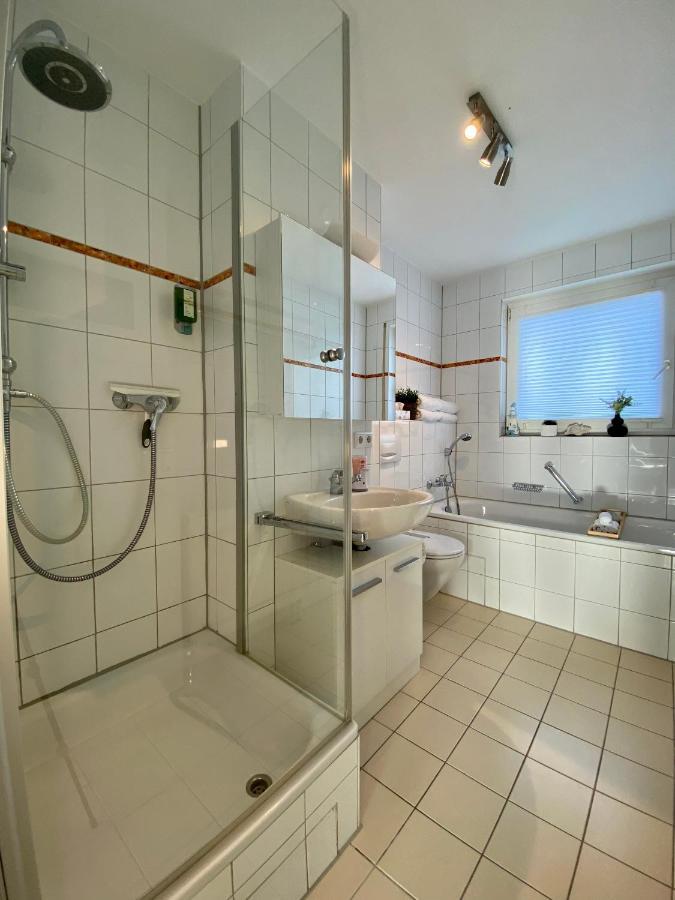 3 Zimmer Apartment In S-Bahn Naehe, 76 Qm, Max 5 Pers, 30Qm Dachterasse, Garage, Internet 1000 Mbit Gaertringen ภายนอก รูปภาพ