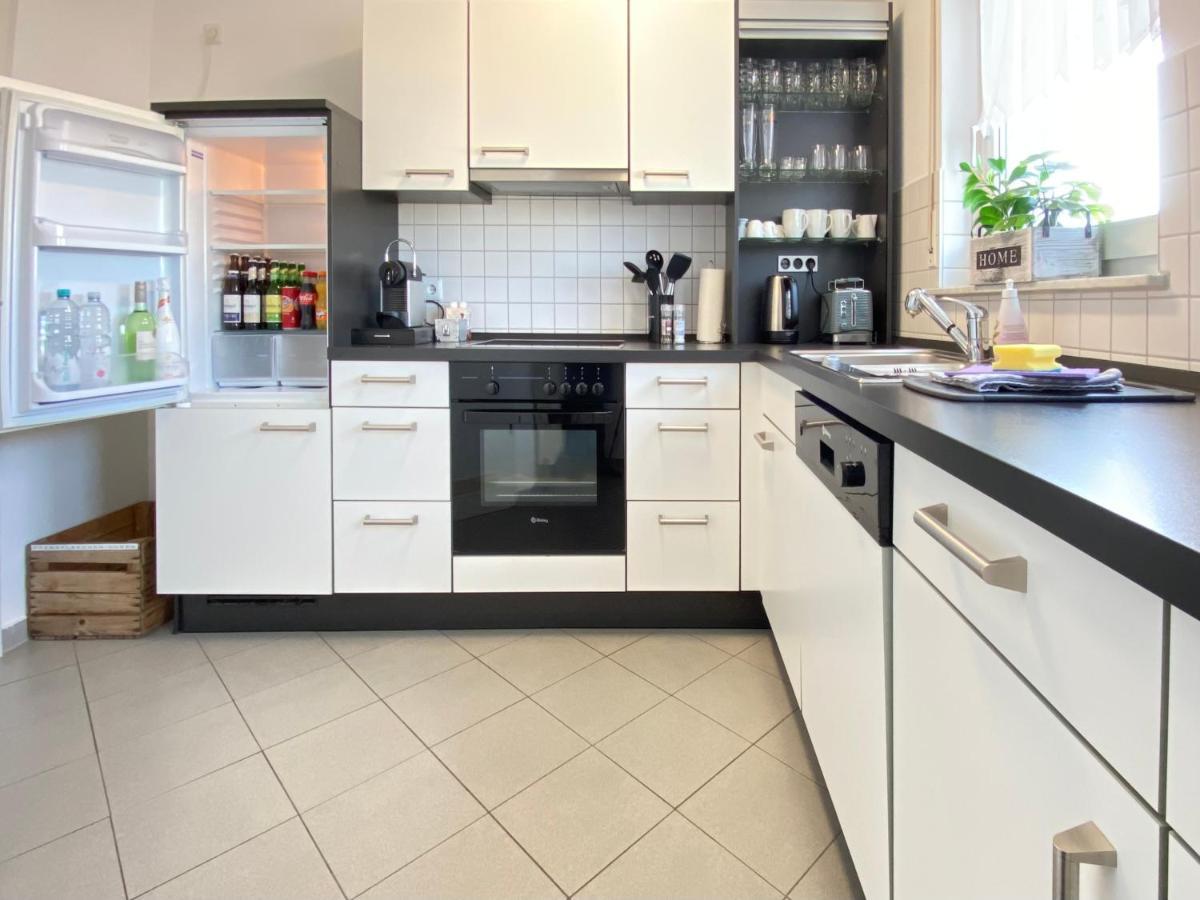 3 Zimmer Apartment In S-Bahn Naehe, 76 Qm, Max 5 Pers, 30Qm Dachterasse, Garage, Internet 1000 Mbit Gaertringen ภายนอก รูปภาพ