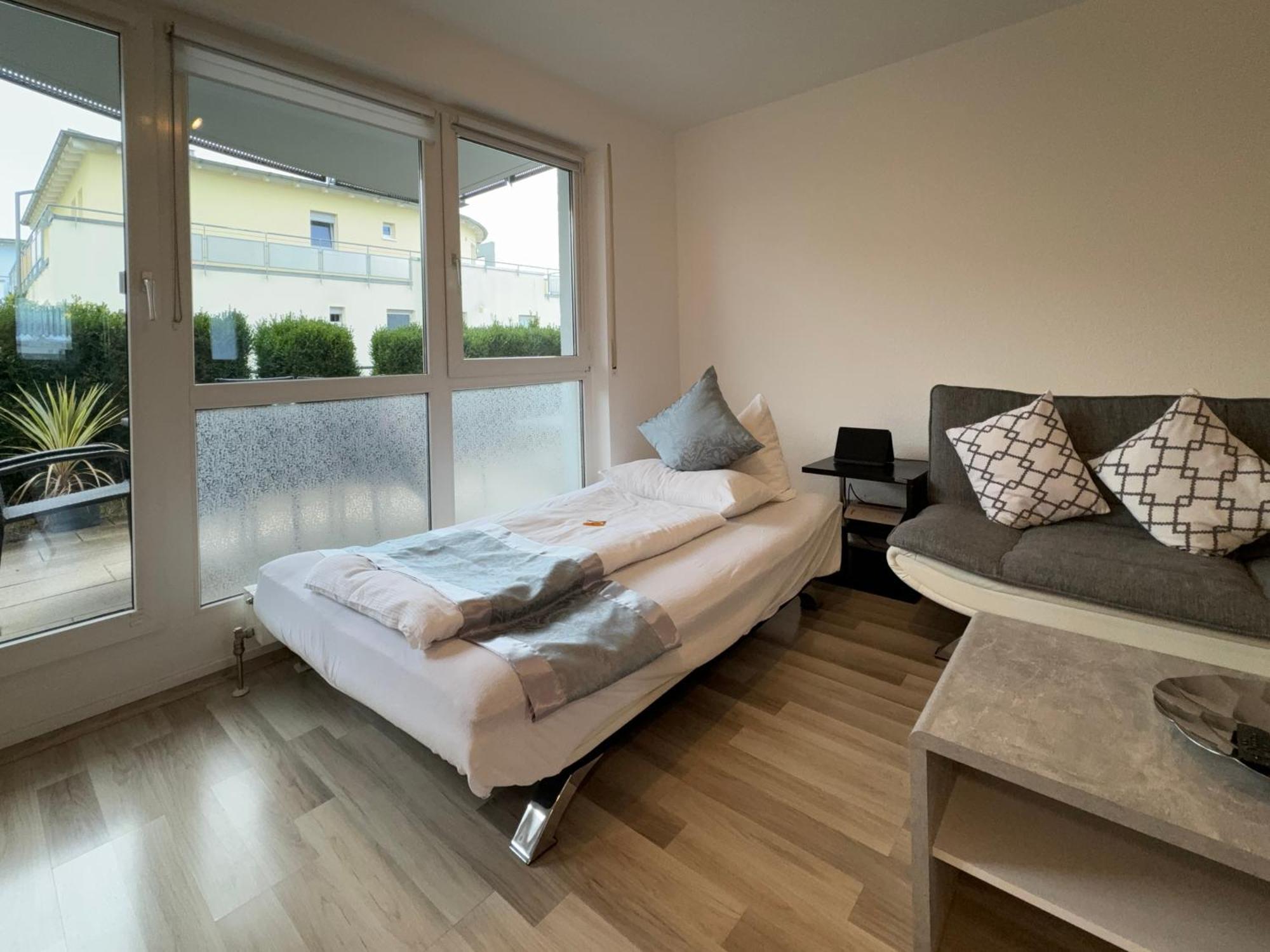 3 Zimmer Apartment In S-Bahn Naehe, 76 Qm, Max 5 Pers, 30Qm Dachterasse, Garage, Internet 1000 Mbit Gaertringen ภายนอก รูปภาพ